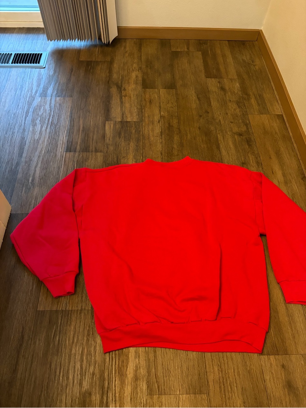 90s Women’s Winnie The Pooh 100 Acre Collection Disney Embroidered Red Crewneck - Picture 8 of 8